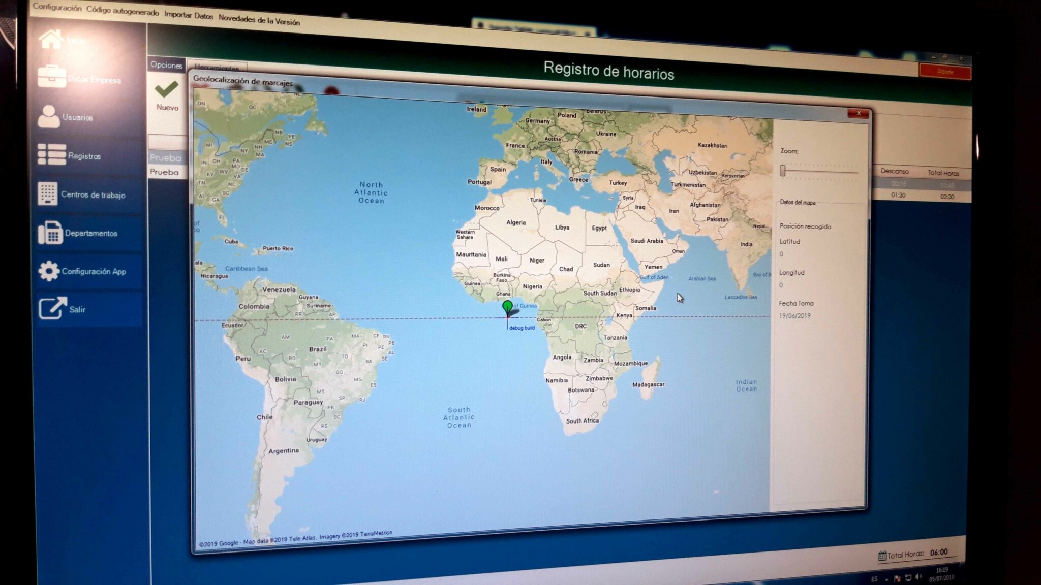 Captura del software de escritorio PrestaManager Accesos mostrando el registro de horarios y la geolocalización de marcajes
